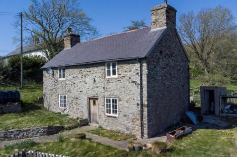 Country house for sale