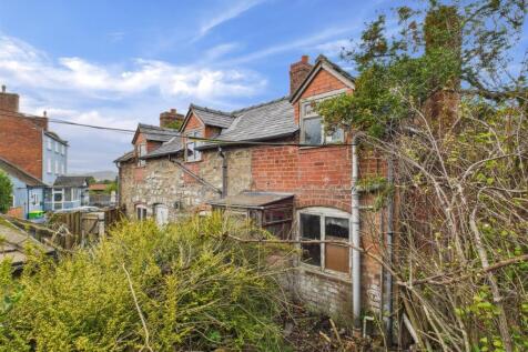 Forden, Welshpool 2 bed detached house for sale