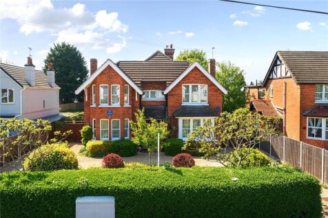 Mytchett Road, Camberley GU16 5 bed detached house for sale
