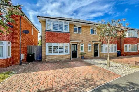 3 bedroom semi-detached house for sale