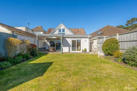 6 bedroom detached house for sale