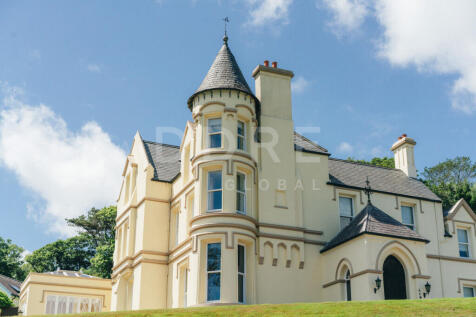 7 bedroom country house for sale