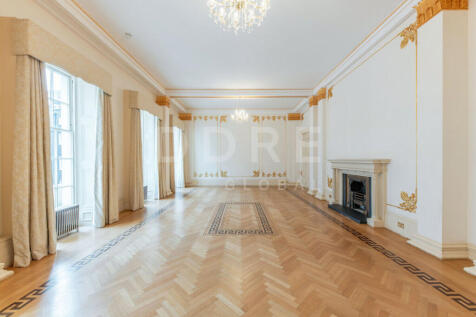 8 bedroom apartment for sale