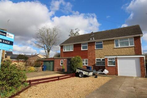 Guildenburgh Crescent, Whittlesey PE7 3 bed semi