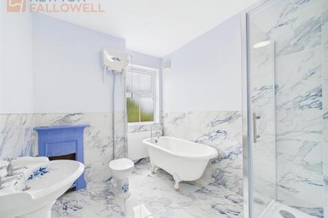 2 bedroom detached house for sale