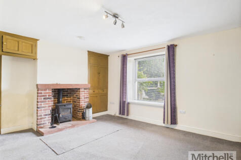 6 bedroom semi-detached house for sale