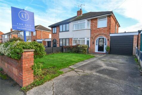 3 bedroom semi-detached house for sale