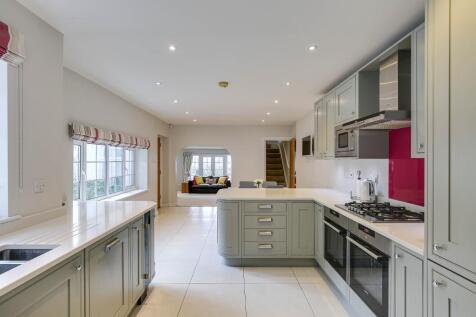 Park View Road, Woldingham, Surrey... 4 bed detached house for sale