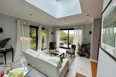 High Beech, South Croydon, Surrey... 5 bed detached house for sale