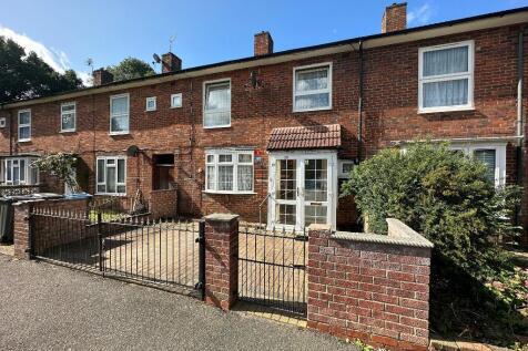 Kings Walk, Sanderstead, Surrey, CR2 9BS 3 bed terraced house for sale