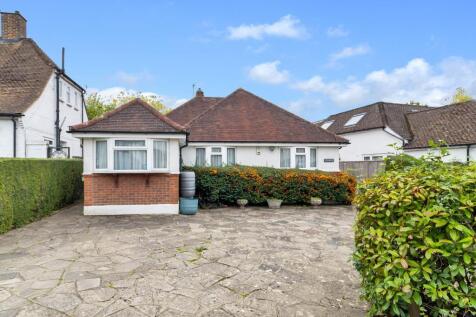 Blacksmiths Hill, Sanderstead... 2 bed bungalow for sale