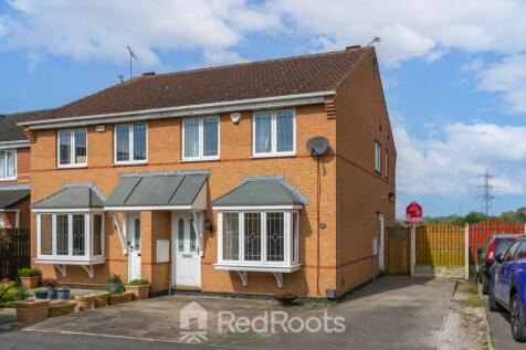 3 bedroom semi-detached house for sale