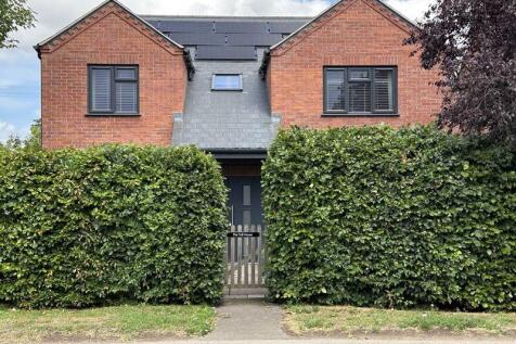 Worcester Road, Drakes Broughton 4 bed detached house for sale