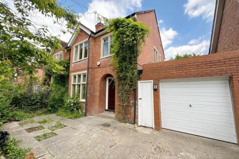 St. Edmond Road, Bedford MK40 3 bed semi