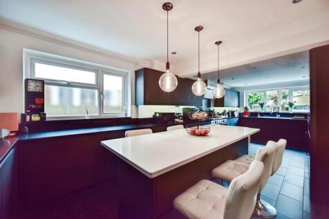 Queens Road, Minster On Sea, Sheerness 6 bed bungalow for sale