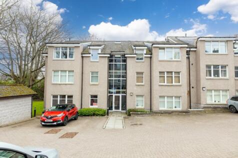 3 bedroom flat for sale