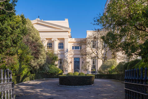 7 bedroom villa for sale