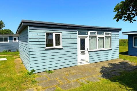 New Lydd Road, Camber TN31 2 bed chalet for sale