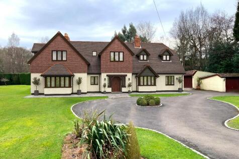 5 bedroom detached house for sale