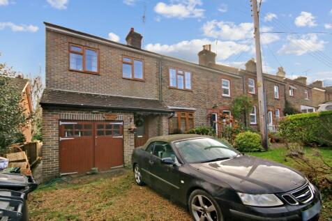 4 bedroom end of terrace house for sale