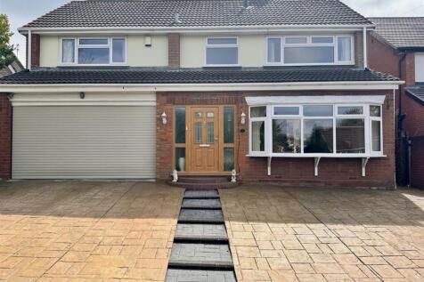 Meadow Way, Codsall 4 bed detached house for sale