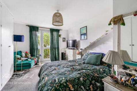 Brett Close, London N16 4 bed terraced house for sale