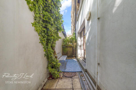 The Duplex, Alkham Road, London N16 2 bed flat for sale