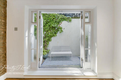 The Duplex, Alkham Road, London N16 2 bed flat for sale