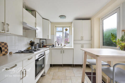 Defoe Road, LONDON N16 3 bed terraced house for sale