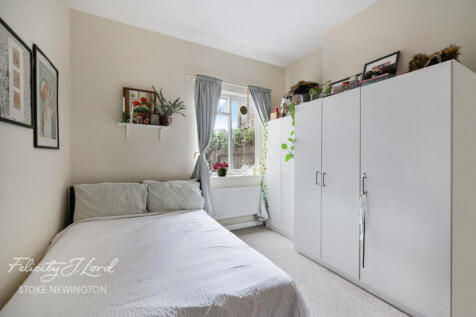 Defoe Road, LONDON N16 3 bed terraced house for sale