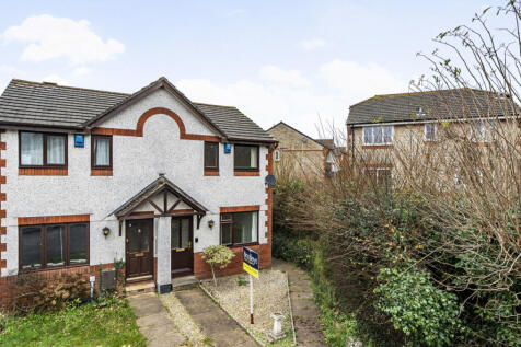 2 bedroom semi-detached house for sale