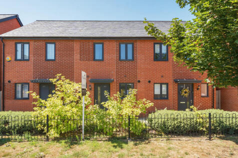 Bluebell Way, Whiteley, Hampshire, PO15 2 bed terraced house for sale