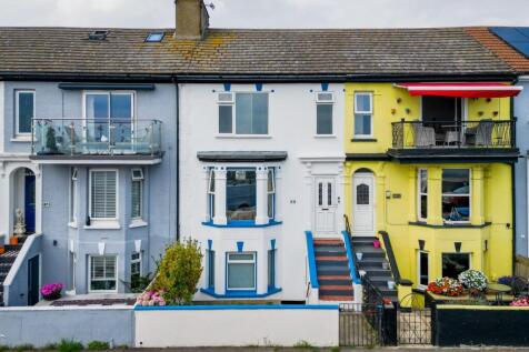 4 bedroom terraced house for sale
