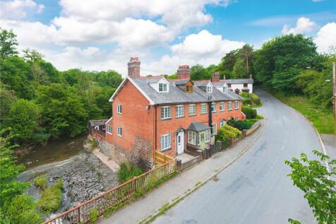 3 bedroom end of terrace house for sale