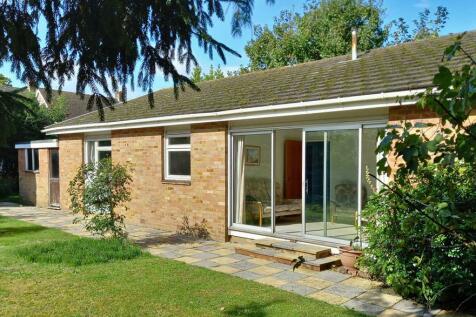 3 bedroom detached bungalow for sale