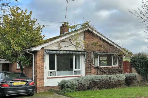 Canterbury Road, Herne Bay, CT6 7HD 2 bed detached bungalow for sale