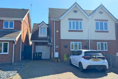 Harry Wells Road, Herne Bay, CT6 8FB 3 bed semi