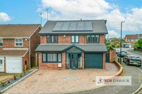 5 bedroom detached house for sale