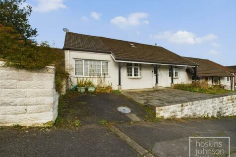 3 bedroom semi-detached bungalow for sale