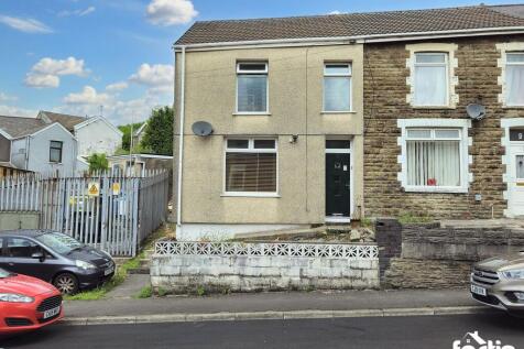 George Street, Maesteg, CF34 2 bed end of terrace house for sale