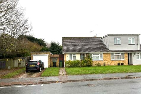 2 bedroom semi-detached bungalow for sale