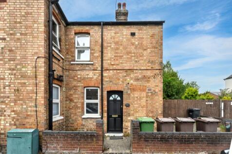 Studio flat for sale