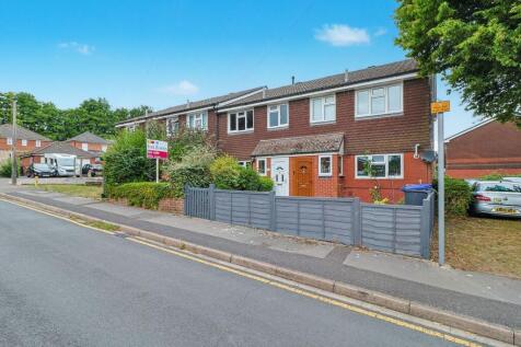 3 bedroom terraced house for sale