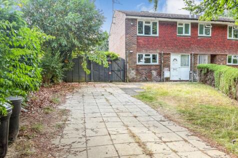 3 bedroom end of terrace house for sale