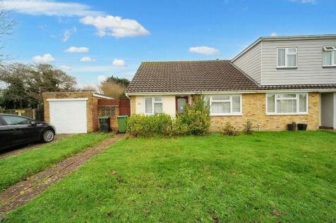 2 bedroom semi-detached bungalow for sale