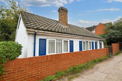 2 bedroom detached bungalow for sale