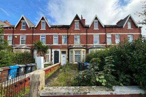 Terraced house for sale