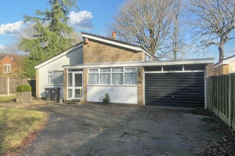 2 bedroom detached bungalow for sale