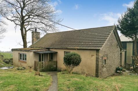 6 bedroom detached bungalow for sale