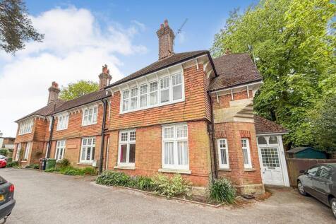 Ground floor studio flat for sale